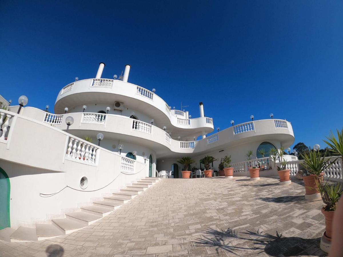 Hotel Falco D'Oro Cisternino Εξωτερικό φωτογραφία