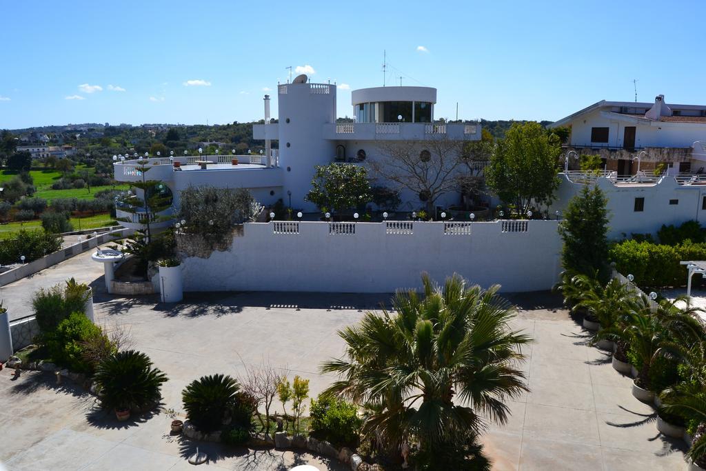 Hotel Falco D'Oro Cisternino Εξωτερικό φωτογραφία